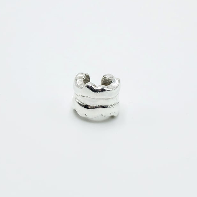 MEMOWA Paris RIVER EARCUFF silver